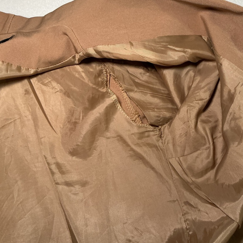 Elegant Tan Women's Blazer - Picture 7 of 9
